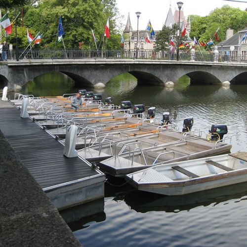 Les barques électriques de Nismes