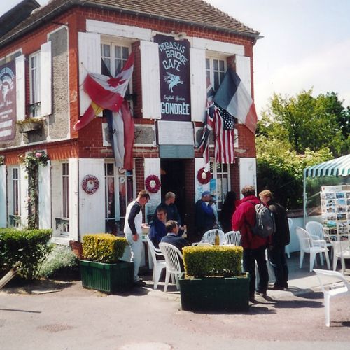 Pegasus Bridge,café Gondrée, première maison de France continentale à avoir été libérée