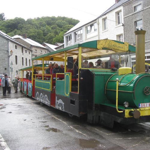 Le petit train touristique de Nismes