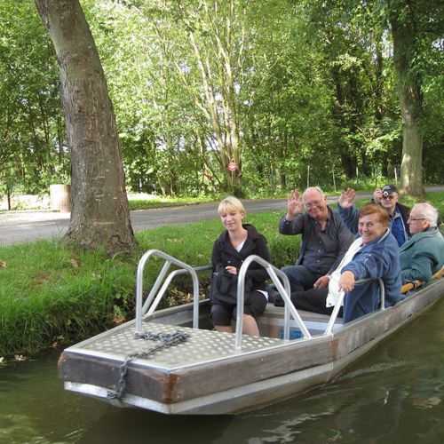 Les barques électriques de Nismes