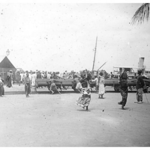 Le déchargement de bagages à Boma