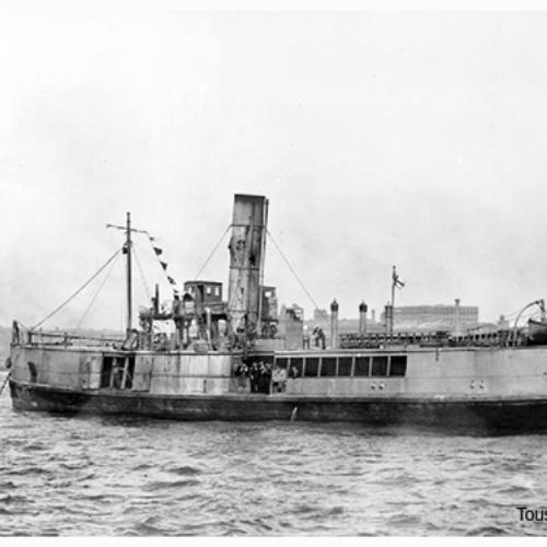 H.M.S. Iris II, ferry de la class Mersey, lancé en 1906. Prend part au raid de Zeebrugge le 24 avril 1918. Deux officiers ont été tué à bord de l'Iris, George Nicholson, le lieutenant Hawkins, ainsi que 49 matelots.
