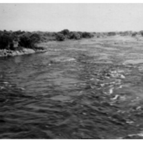 Les « Portes d’Enfer » en aval de Kongolo (ph. Album Gabriel)